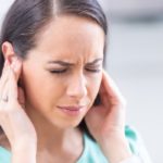 Acufene: rimedi per calmare i fischi o ronzii all'orecchio